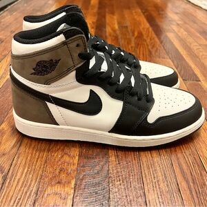 Jordan 1 Retro Dark Mocha (Big Kids)